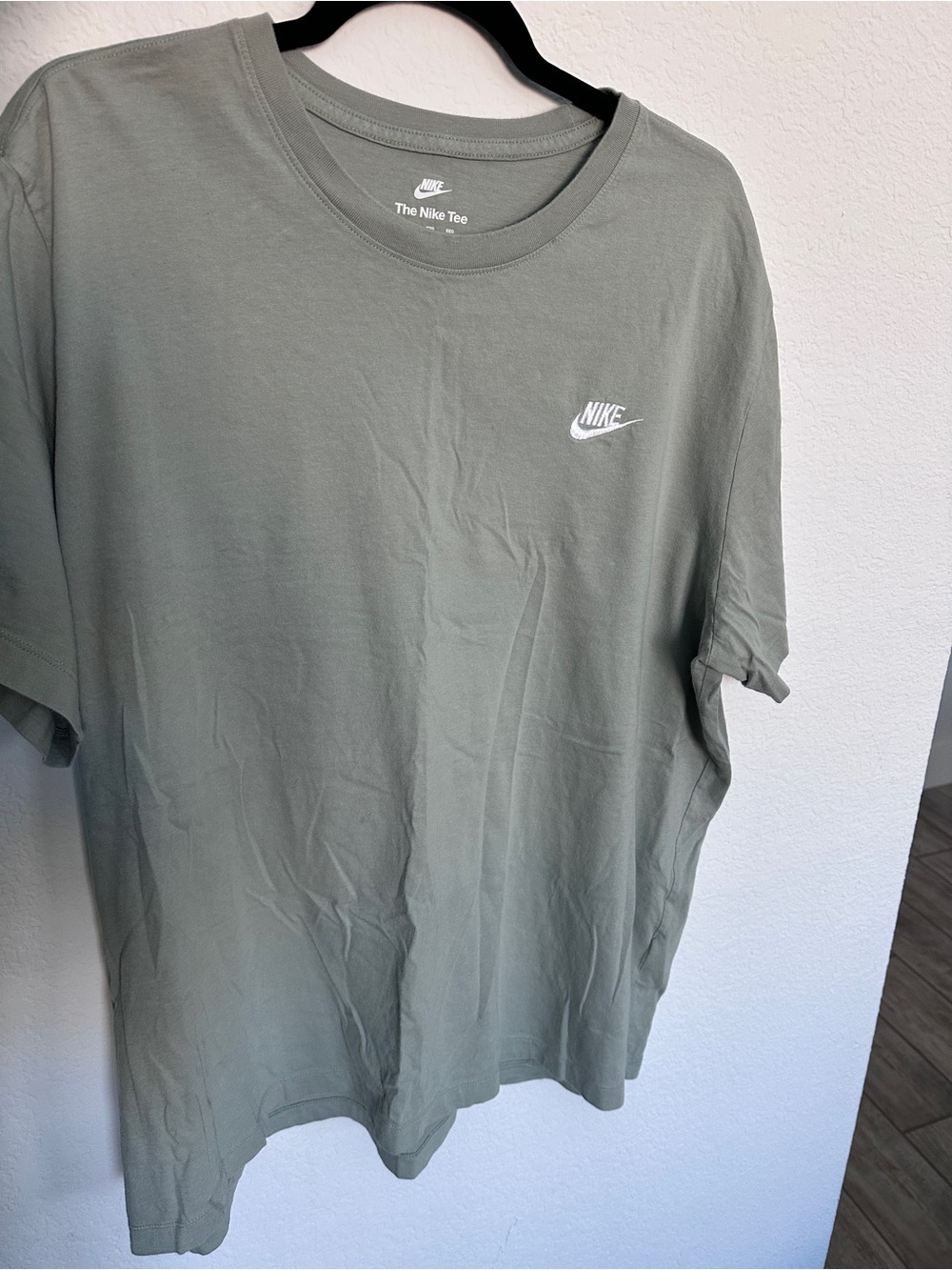 Nike Men’s Sage Green Crewneck Tee